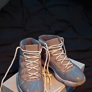 Jordan Sneakers - Cool Greys